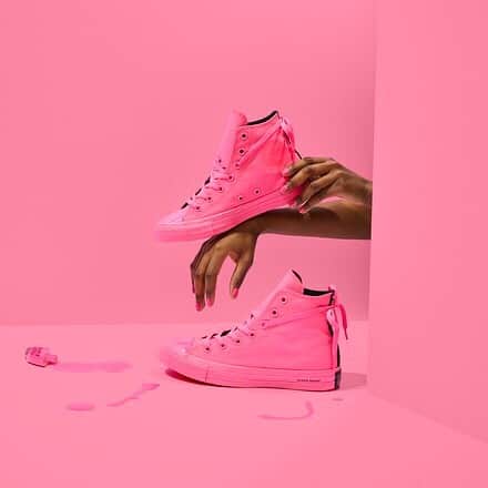 converseさんのインスタグラム写真 - (converseInstagram)「Nothing but neon. The summer glo-up gets glossy with #ConverseOPI. Get lost in color and keep the mood high. Available now on Converse.com.」6月18日 0時47分 - converse