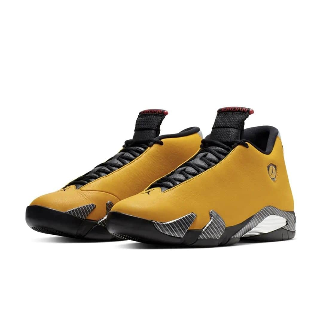 HYPEBEASTさんのインスタグラム写真 - (HYPEBEASTInstagram)「@hypebeastkicks: @jumpman23 revisits the Air Jordan 14 "Ferrari" theme with a reversed colorway highlighted in vibrant University Gold. The upper boasts a premium tumbled leather this go around featuring faux carbon fiber styling on the midsole with accents of chrome for a moto-inspired look. Available June 22 for $200 USD. Photo: @nike」6月18日 1時01分 - hypebeast