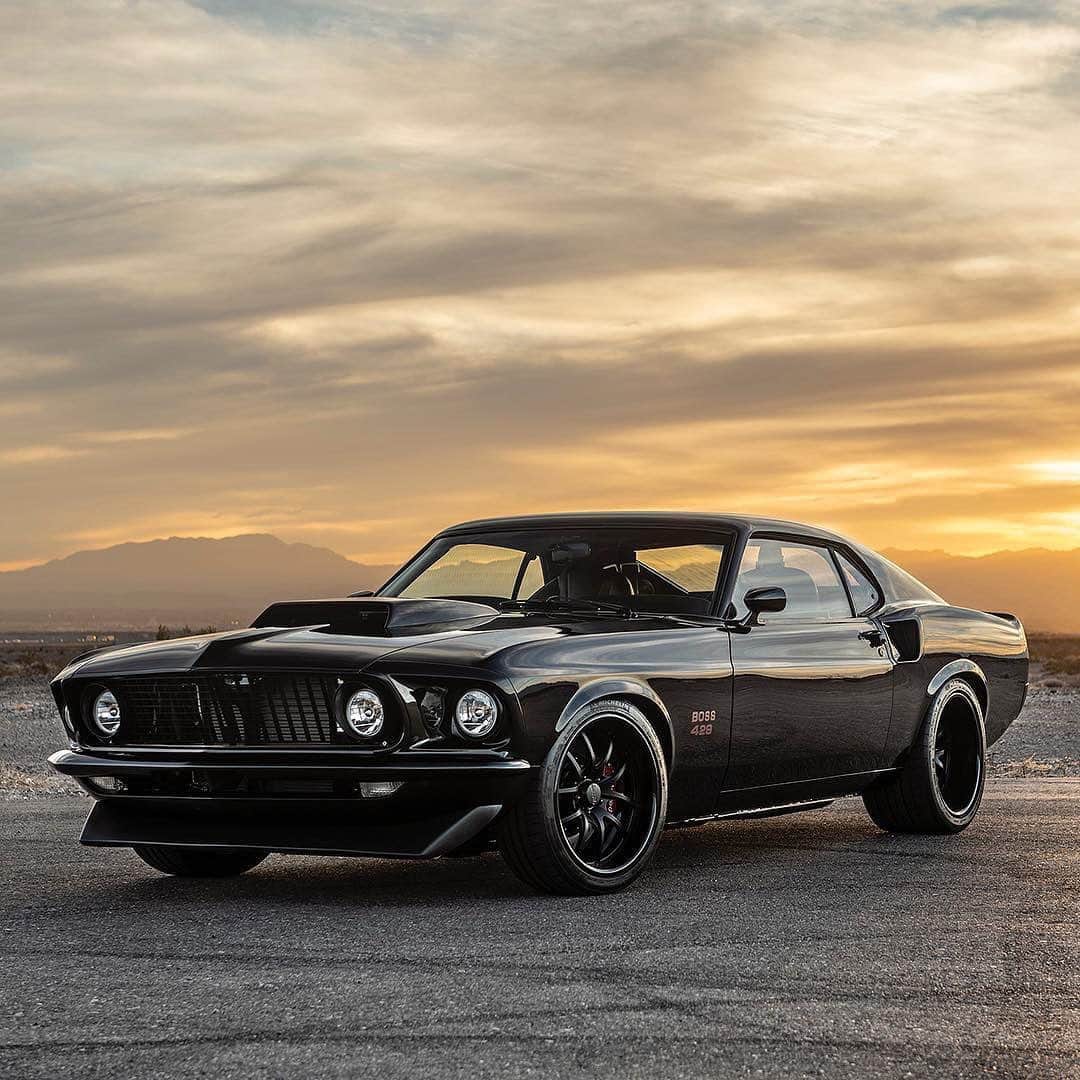 CARLiFESTYLEさんのインスタグラム写真 - (CARLiFESTYLEInstagram)「Boss 429 Mustang. 👍🏼or👎🏼? Photo by @drewphillipsphoto #carlifestyle @classicrecreations」6月18日 1時04分 - carlifestyle