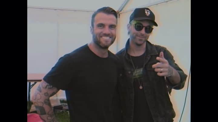 のインスタグラム：「Check out our Slam Dunk Festival weekend recap, from rehearsals to the stage in Leeds and Hatfield, UK. It was a blast and we couldn’t have been more stoked to get out there and rip a couple of gigs for all of you. Oh, and we might have dropped a brand new song live, too. Watch the full video using the profile link.  Video by @ashleyosborn」