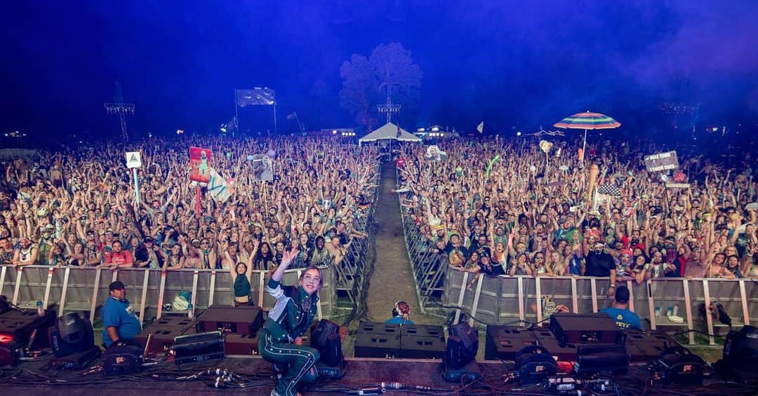 TOKiMONSTAさんのインスタグラム写真 - (TOKiMONSTAInstagram)「Wowowow! My first Bonaroo was everything! It has to be one of my fav festivals now. I was also feeling my “Toki from the Block” fit even though I was sweatin like 🐷. 📸 @cameragilson」6月18日 1時34分 - tokimonsta