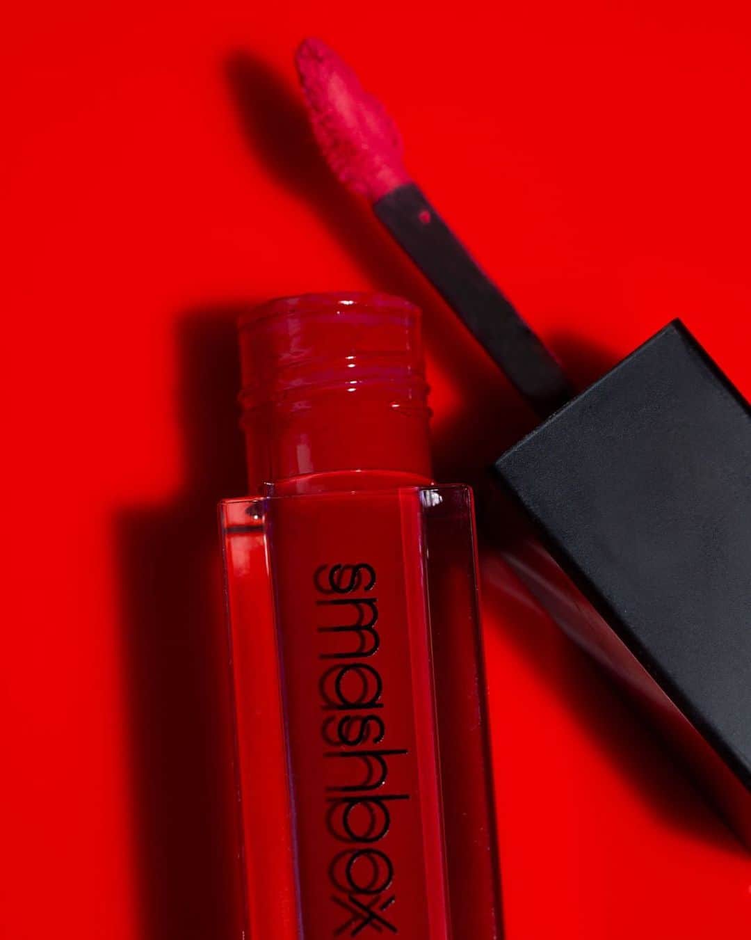 Smashboxのインスタグラム：「Heard kissing’s your thing…you're welcome.⁣💋 ⁣#CrueltyFree」