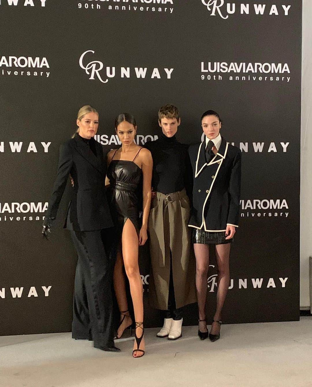 Mei Kawajiriさんのインスタグラム写真 - (Mei KawajiriInstagram)「#CRxLVR #crrunway was EPIC ✨ Congratulations @carineroitfeld x 90th anniversary @luisaviaroma ✨I can’t believe that I could be a part of the team. Thank you so much 💕❤️ Amazing team @ronnie_hart , @dzgaines @unfabulous_elle , @sammcknight1 💇🏼‍♀️ @tompecheux 💄, and @nailsbymei 💅🏻thank u for amazing assistants  @laurapinknails , @yasmineelwakil , @jaydeau , @nichole_wills ,@maggiechatter, @ykc2712 , @gabriel_dp」6月18日 1時55分 - nailsbymei