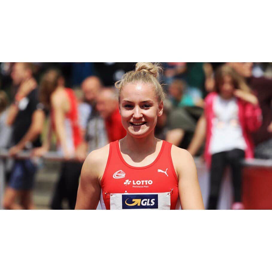 Sophia JUNKさんのインスタグラム写真 - (Sophia JUNKInstagram)「Deutsche U23 Meisterin über 200m. Nach der Verletzung im Winter bin ich nun super glücklich, wieder schmerzfrei auf der Bahn stehen zu können! Ich bin noch nicht da, wo ich gerne sein möchte. Daher wird in den nächsten Wochen nochmal hart trainiert, um bei der U23 EM konkurrenzfähig an den Start gehen zu können.  #nationalchampion #puma #pumaathlete #trackandfield #trackgirl #happy #roadtogävle #teamrlp」6月18日 1時49分 - soqhiia