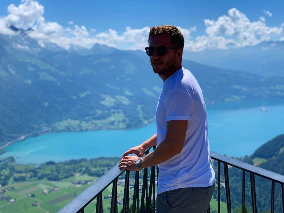 アルメン・アブディさんのインスタグラム写真 - (アルメン・アブディInstagram)「Proud to call Switzerland my home❤️」6月18日 2時00分 - abdi.almen