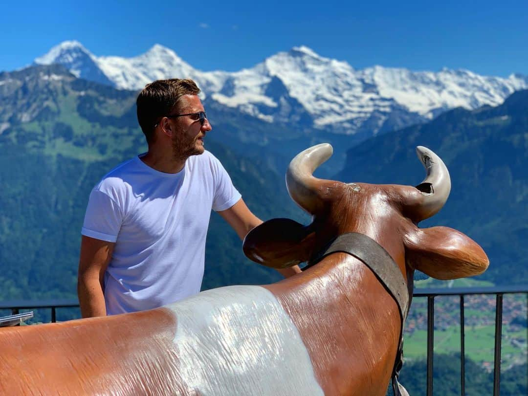 アルメン・アブディさんのインスタグラム写真 - (アルメン・アブディInstagram)「Proud to call Switzerland my home❤️」6月18日 2時00分 - abdi.almen