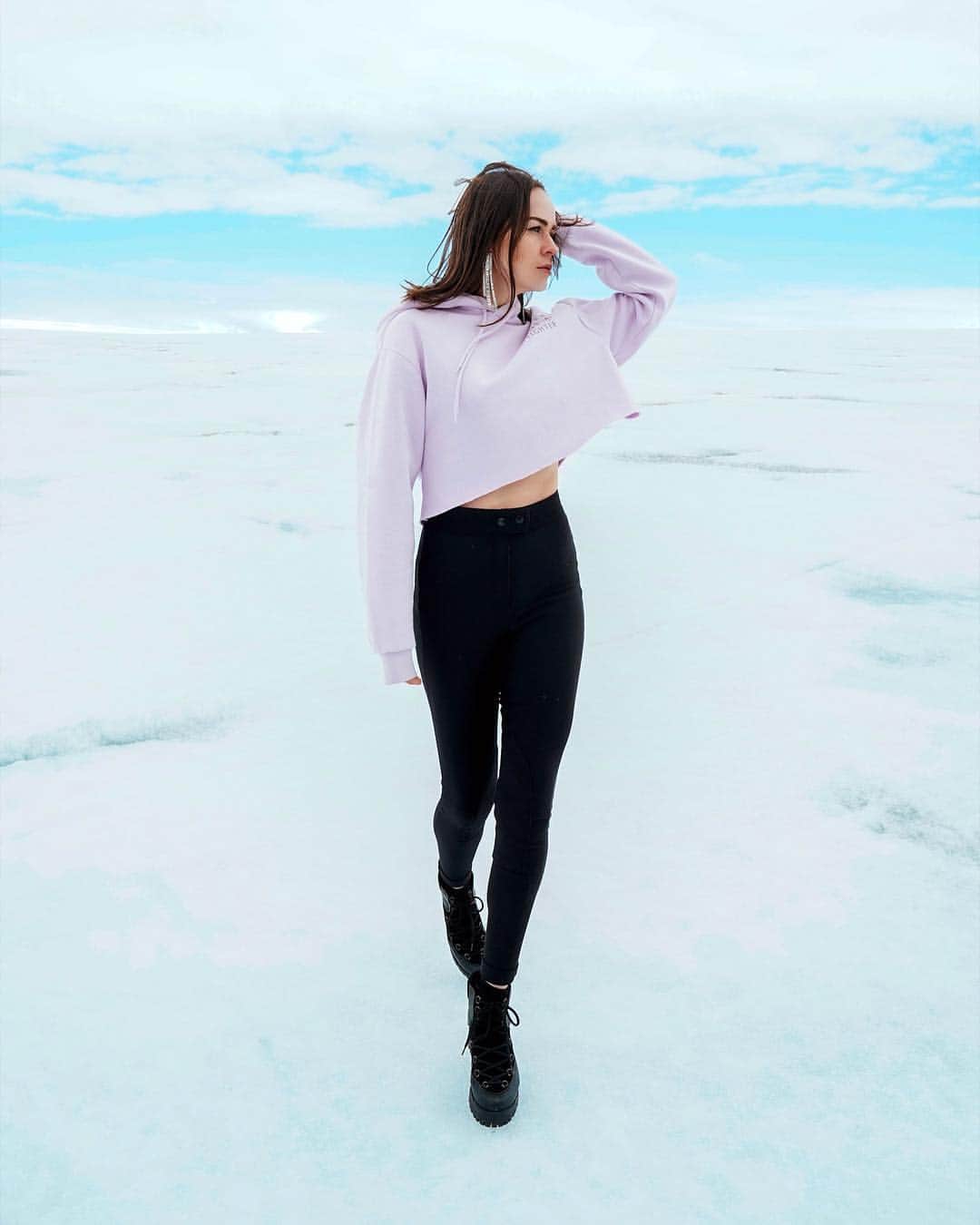 アンディー・トレスさんのインスタグラム写真 - (アンディー・トレスInstagram)「Might seem like we took these photos in heaven but nooo, it’s a Glacier in Iceland. Coming to think of it, it’s the closest I have felt from heaven ☁️ ph by @krophotosdotcom」6月18日 2時02分 - stylescrapbook