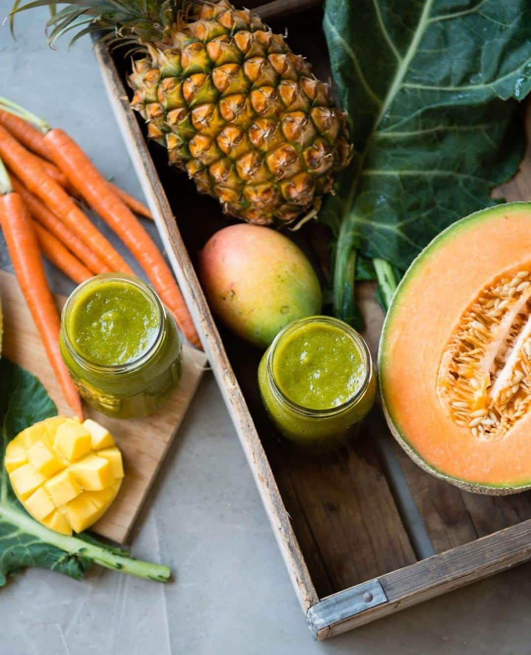 Simple Green Smoothiesさんのインスタグラム写真 - (Simple Green SmoothiesInstagram)「Get your SUMMER GLOW on with this Southern Charm green smoothie!! 🍃﻿ ﻿ FYI: Cantaloupe is known to help with acne and wrinkles (glowing, smooth skin… yes, please!). And packed with plenty of vitamin A, the carrots not only help regenerate collagen (your skin’s support system) but also have beta-carotene to support your vision, so you can see your beautiful, sun-kissed skin clearly in the mirror!﻿ ﻿ SOUTHERN CHARM / serves two﻿ 2 cups collard greens﻿ 1 cup water﻿ 1 cup chopped cantaloupe﻿ 2 cups chopped mango, frozen﻿ 1/2 cup chopped carrots﻿ 1/2 cup chopped pineapple, frozen﻿ ﻿ #skinhealth #greensmoothies #smoothies #fuelyourpassion #rawkstar #simplegreensmoothies #plantbased #vegan #vegetarian #healthybreakfast」6月18日 7時45分 - simplegreensmoothies