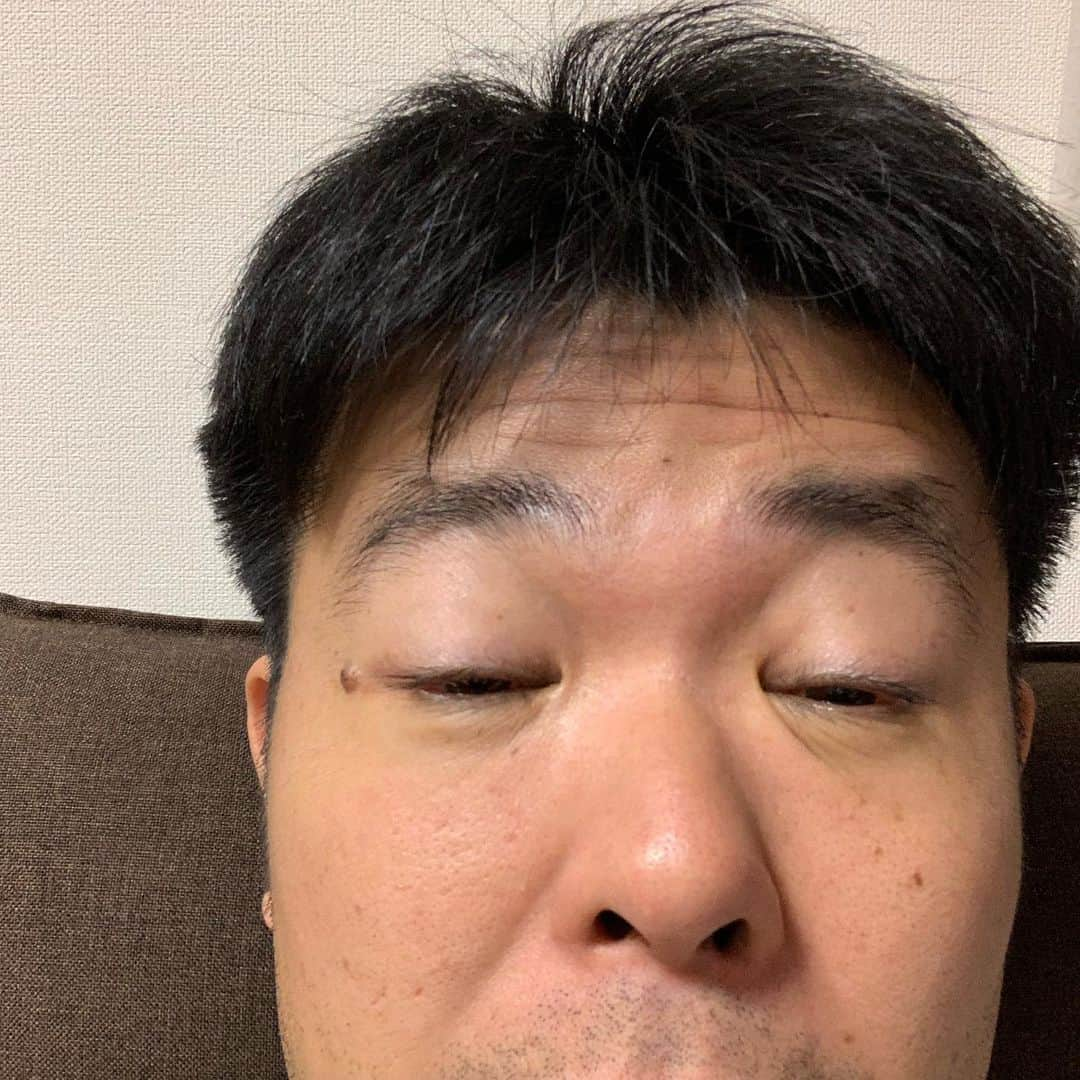 西川晃啓さんのインスタグラム写真 - (西川晃啓Instagram)「気絶コパアメリカ  6時間後日本戦。起きれるか不安で気絶  #あるある探検隊#レギュラー#気絶#気絶の日々#ギャグ#DAZN#コパアメリカ#日本#代表#サッカー#8時#早起き」6月18日 2時15分 - kizetu