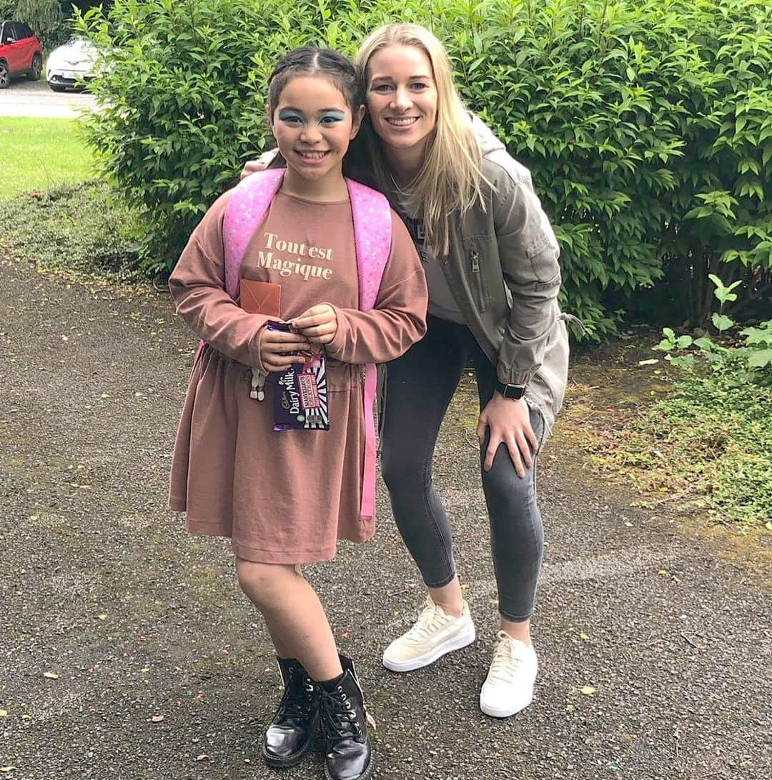 ジェンマ・ボナーのインスタグラム：「What a star this one is .. such a natural & absolutely smashed a lead role in Aladdin .. so proud of you Zhra ❤️」