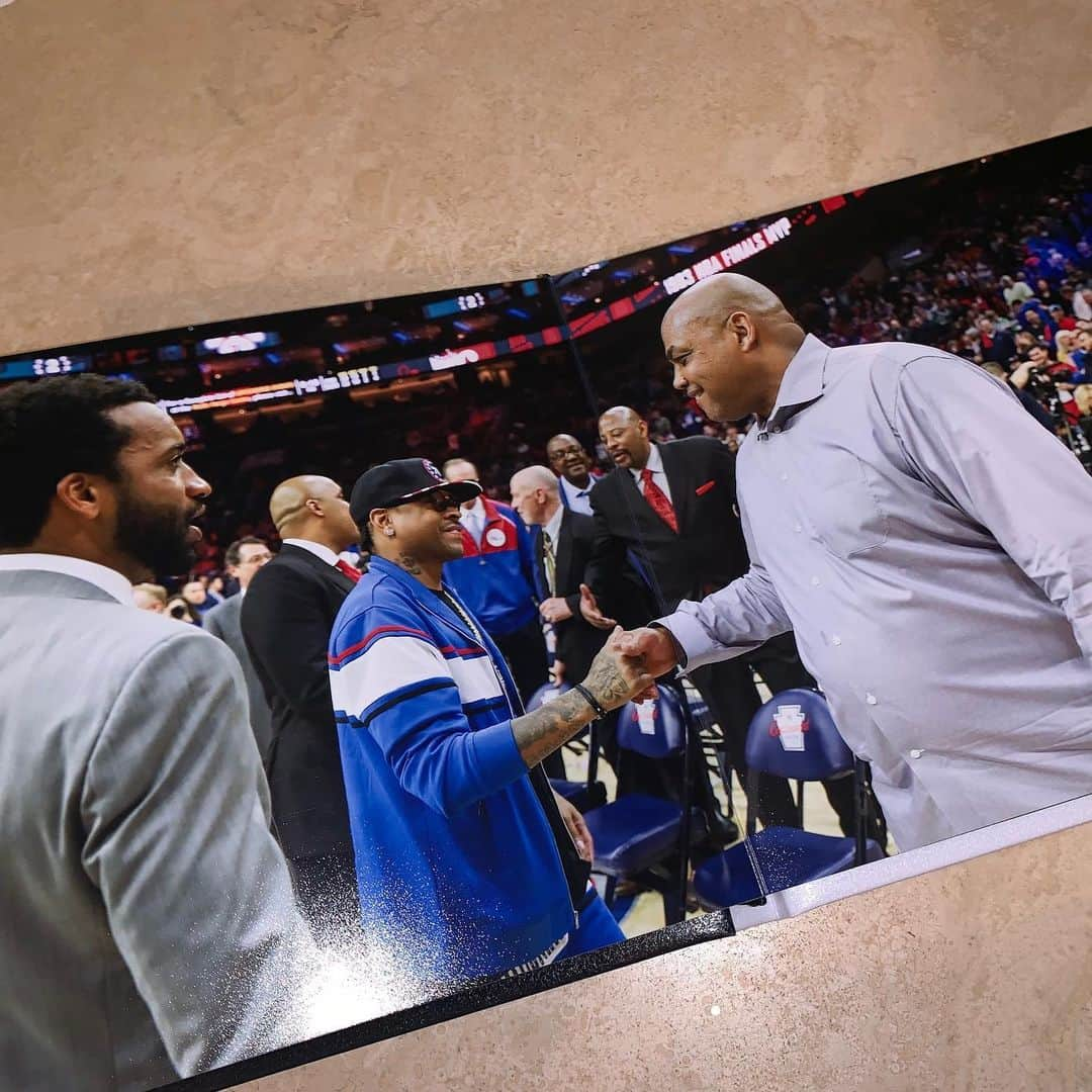 アレン・アイバーソンさんのインスタグラム写真 - (アレン・アイバーソンInstagram)「PHILLY LOVE! @sixers #thanksMikeGoings #loveyoubro @moneymic76」6月18日 2時17分 - theofficialai3