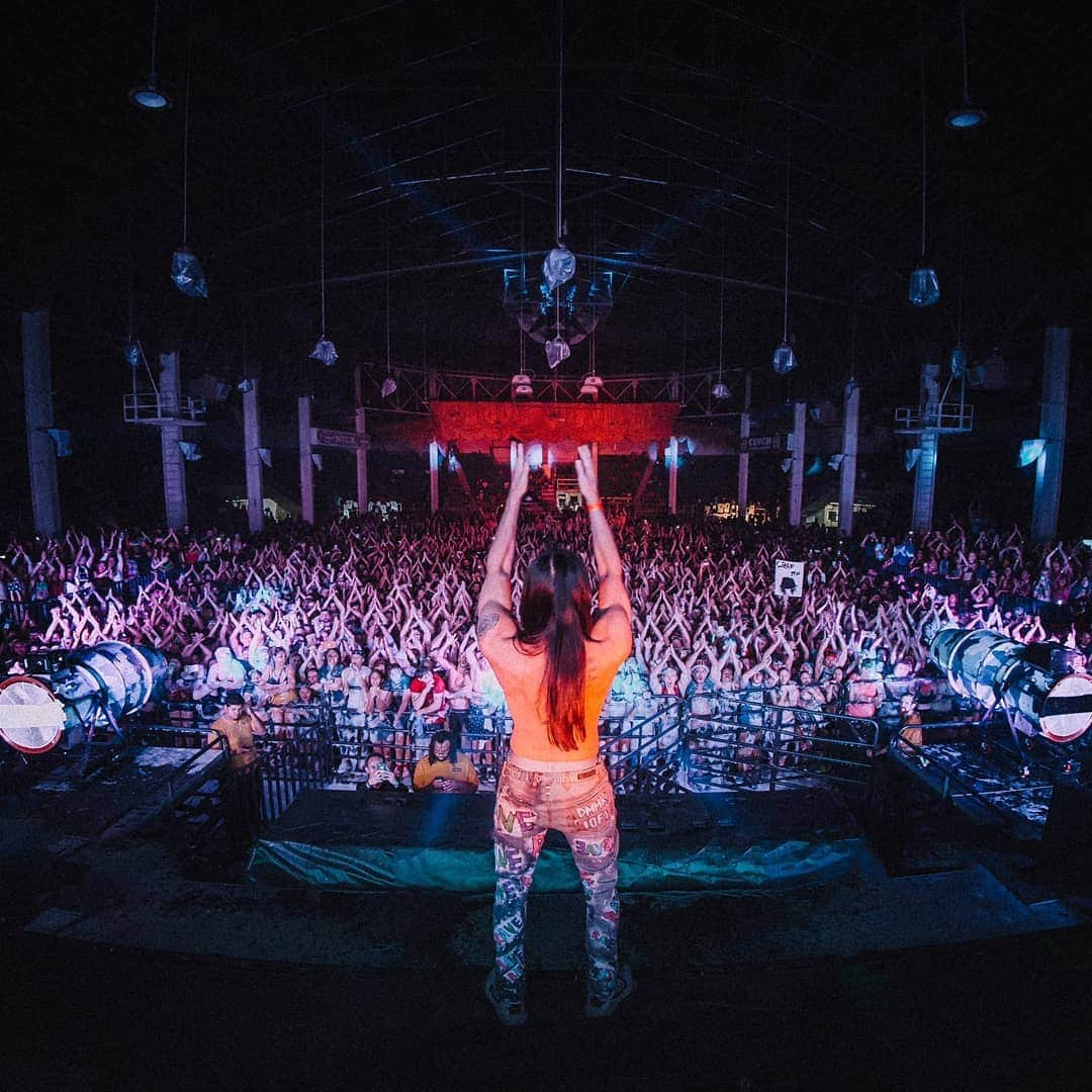 スティーヴ・アオキさんのインスタグラム写真 - (スティーヴ・アオキInstagram)「Denver Colorado! Epic epic crowd! It's been awhile since I've been back and u made me feel at home.」6月18日 2時29分 - steveaoki