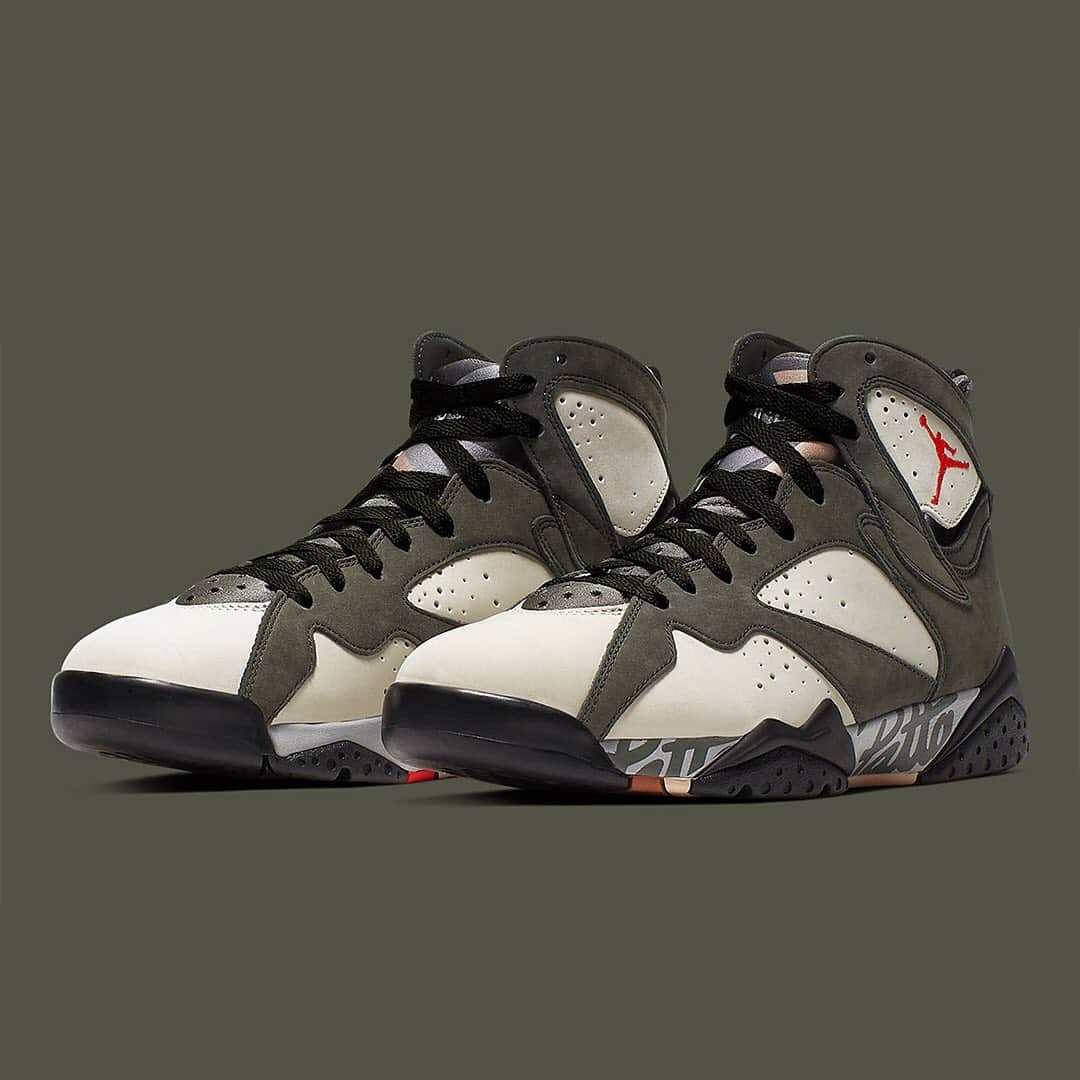 Sneaker News x Jordans Dailyさんのインスタグラム写真 - (Sneaker News x Jordans DailyInstagram)「Official images of the Patta x Air Jordan 7 “Icicle.” Is it better than the original? Tap the link in the bio for more details #jordansdaily」6月18日 2時44分 - jordansdaily