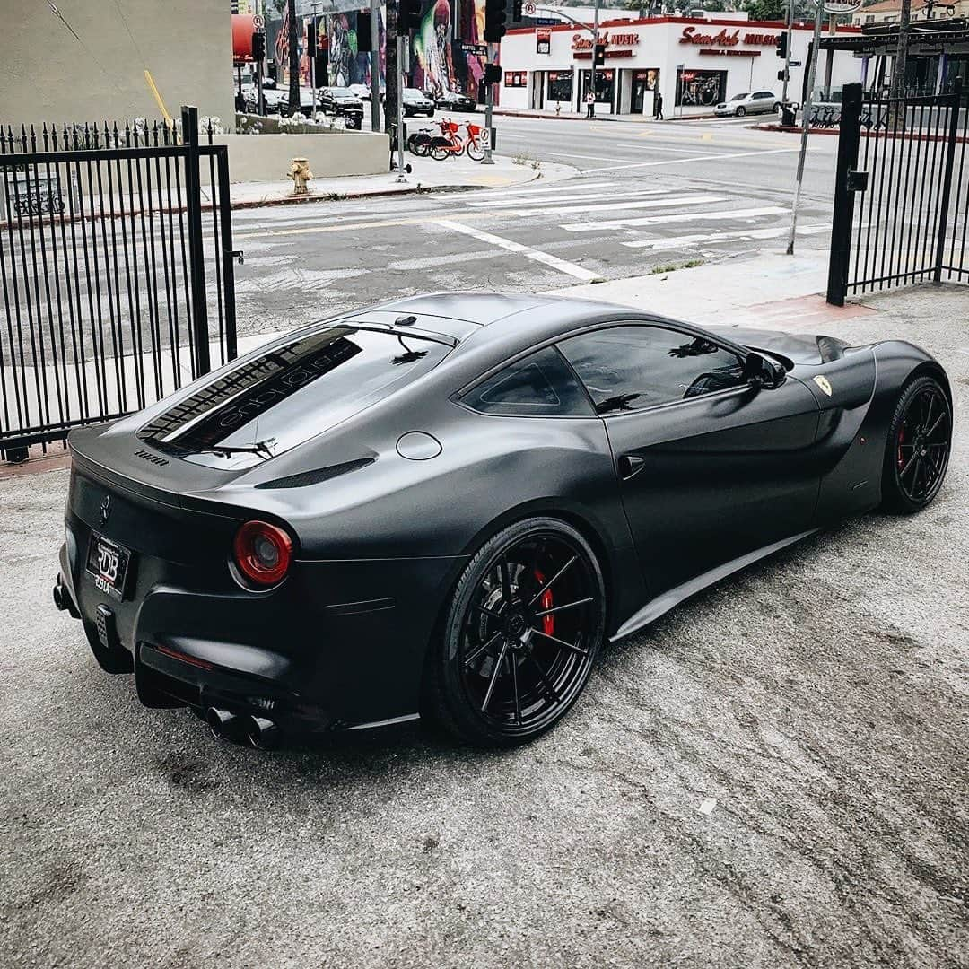 CARLiFESTYLEさんのインスタグラム写真 - (CARLiFESTYLEInstagram)「Murdered Ferrari F12 done by @rdbla #RDBLA #carlifestyle Thoughts? #F12」6月18日 2時56分 - carlifestyle