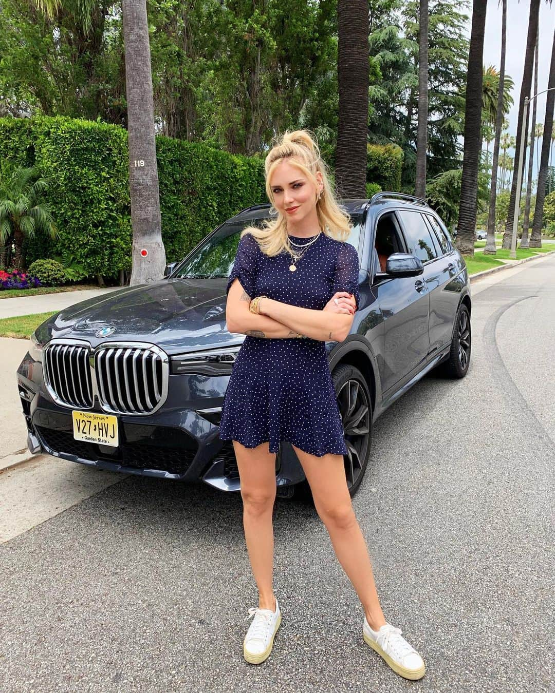 キアラ・フェラーニさんのインスタグラム写真 - (キアラ・フェラーニInstagram)「Loved driving through LA with my @bmwusa @bmwitalia #socalbmw #BMWX7 #Adv 🚗」6月18日 3時17分 - chiaraferragni