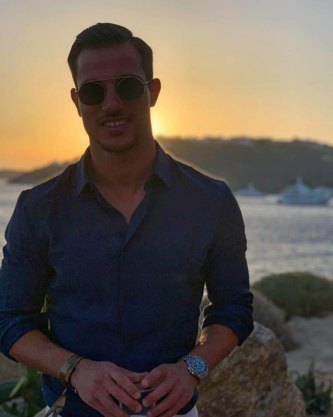 セドリック・ソアレスさんのインスタグラム写真 - (セドリック・ソアレスInstagram)「Golden hour #Mykonos」6月18日 3時18分 - cedricsoares41