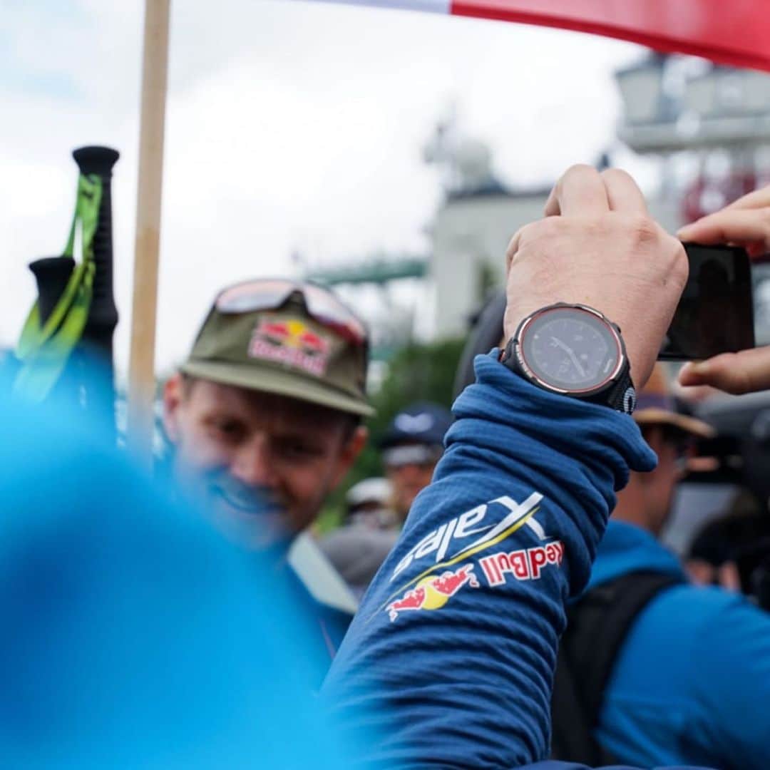 Suuntoさんのインスタグラム写真 - (SuuntoInstagram)「Hike, fly, hike, fly, hike again and fly again – this is @redbullxalps! 🏔  It’s been incredible two days of racing with surprisingly good weather and wind conditions that have allowed the athletes to fly long distances and advance a lot on the race course. Most of them have already passed turnpoint 3 and are on their way to turnpoint 4. Will they be able to reach it before they must stop for the night? Will someone use their nightpass tonight? Follow the live tracking on our blog to find out! The link is in our bio.  #redbullxalps #hikeandfly #suunto9 📸 @philippreiter007 and @nico_blkorwht」6月18日 3時30分 - suunto