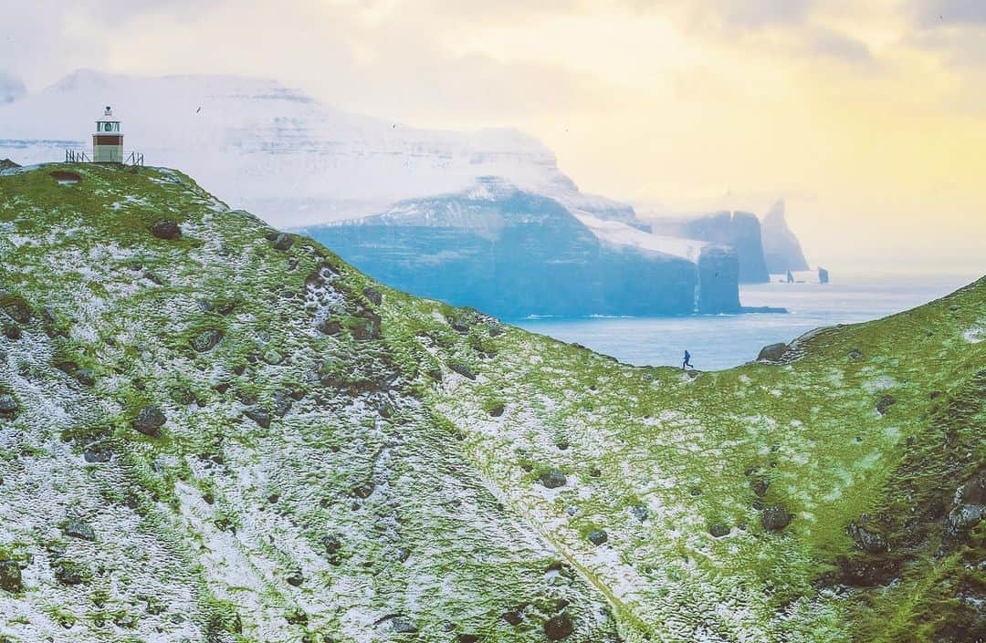 ティム・ケンプルのインスタグラム：「‘The Running Pastor’ — 🎥 film link in profile⁣ ⁣ Last week we released the first in a series of short films about outdoor life in The Faroe Islands. This film premiered @mountainfilm last month, so you know it’s worth a view. ⁣ ⁣ It’s a story about Sverri Steinholm, a Pastor in the capital, and his connection to the rugged landscape of the islands. Turn up the volume on this one, especially at the end 🤘🏻 ⁣ ⁣ 📸 @willsaundersphoto ⁣ @camp4collective ⁣ @merrell ⁣ @bchendrix⁣ @jordan_manoukian⁣ @rannvajoensen⁣ @scubastevie」