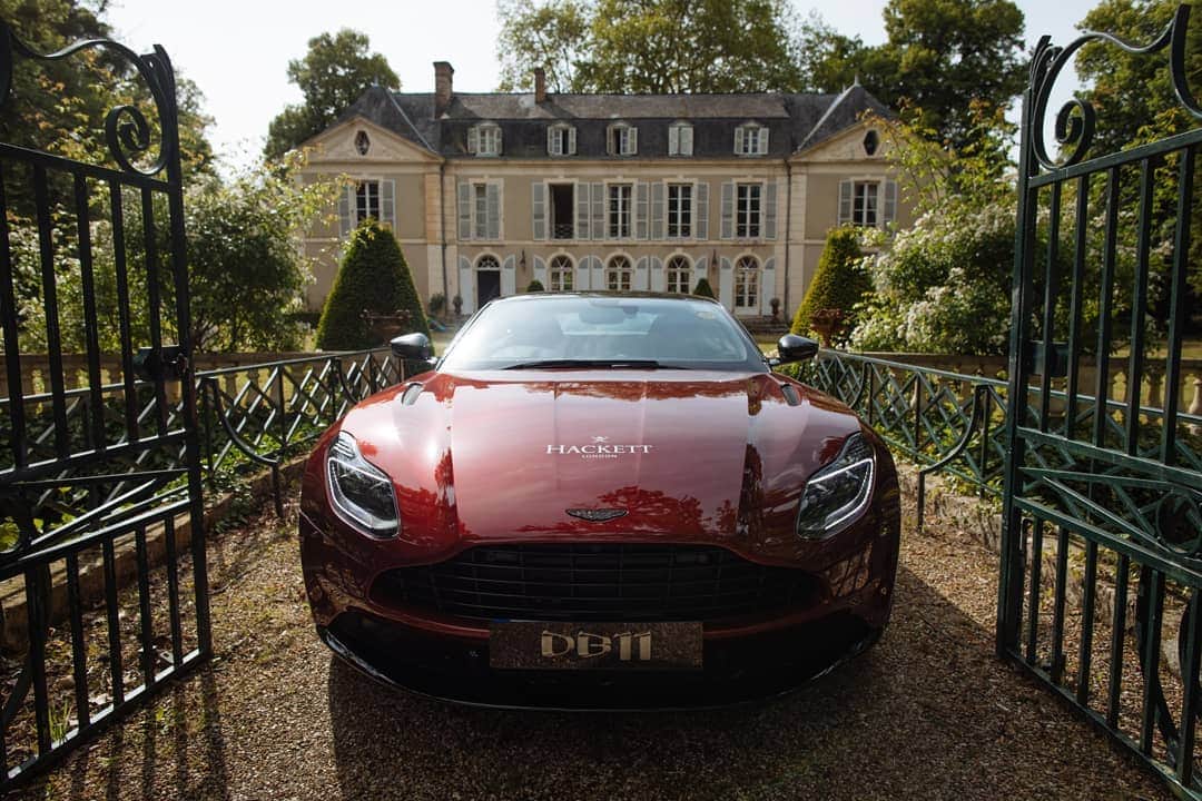 ハケットのインスタグラム：「Looking back at a truly memorable weekend @24heuresdumans with @astonmartinracingofficial and our 65B members. Fast cars, great champagne, a glorious chateau and wonderful company. What more could we have wished for? Until next year - à bientôt Le Mans! 📸 @samuelmchurchill #hackett #lemans24 #astonmartinracing #65Bhackett #PolRogerUK」