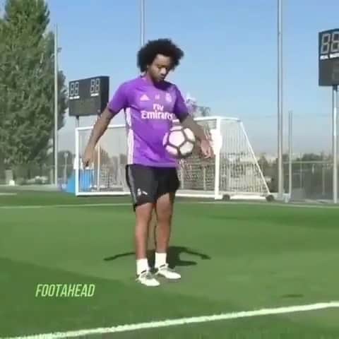 カルロス・テベスのインスタグラム：「Marcelo skills 😍」