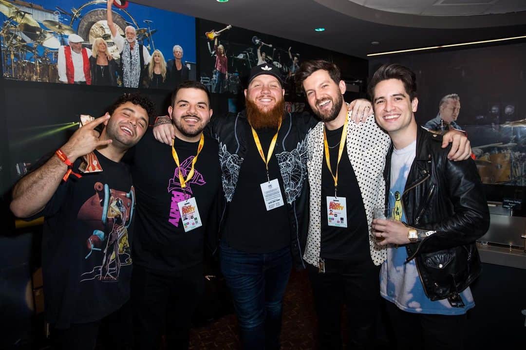 のインスタグラム：「The Vros yesterday at the @fortnite #proam 📸- @ryanhadji」
