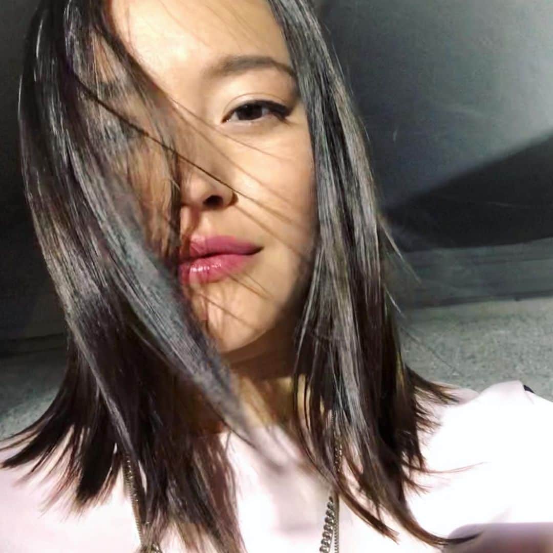 松島エミのインスタグラム：「Dubai that was short n sweet. What a crazy place. Now back home 💕」