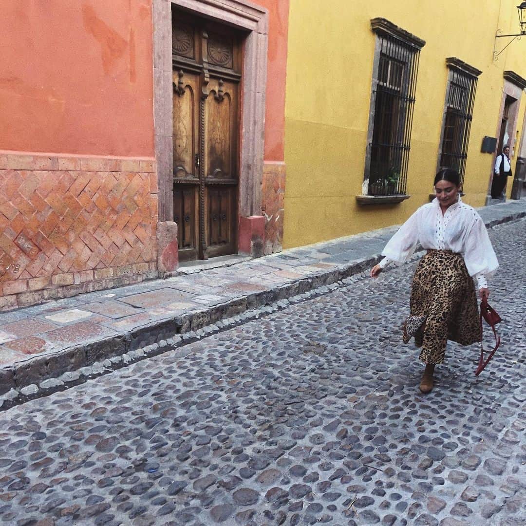 Ana Brenda Contrerasのインスタグラム：「🌵🐒」
