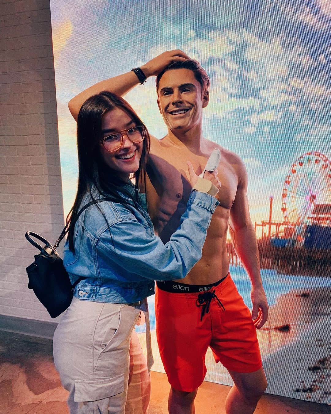 リザ・ソベラーノさんのインスタグラム写真 - (リザ・ソベラーノInstagram)「Just some casuals at Maddam Tussauds」6月18日 4時45分 - lizasoberano