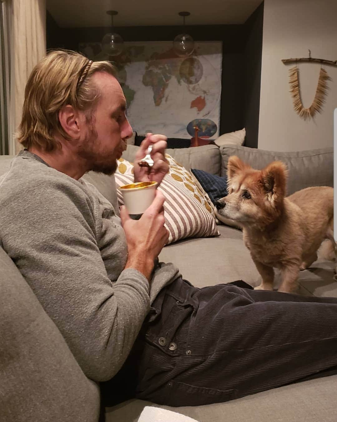 クリスティン・ベルさんのインスタグラム写真 - (クリスティン・ベルInstagram)「Happy fathers day to my one and only #dadbeast, @daxshepard. Thank u for being the softest, gentlest, most hands on dad I could have ever imagined, and thank you for always keeping us laughing.  Xo All your girls」6月18日 4時56分 - kristenanniebell