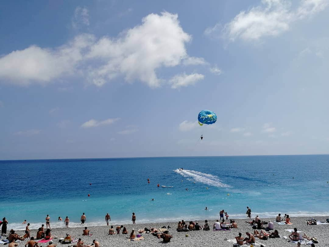 桐島瑞希さんのインスタグラム写真 - (桐島瑞希Instagram)「ニースは青空と青い海で心が踊る😍  #nice #ニース #france #フランス #フランス旅行 #beach #beachfront #海外旅行 #海外旅行好きな人と繋がりたい #海外生活 #海外在住 #旅行好きな人と繋がりたい #旅スタグラム #旅したくなるフォト」6月18日 4時56分 - mizkirisiii