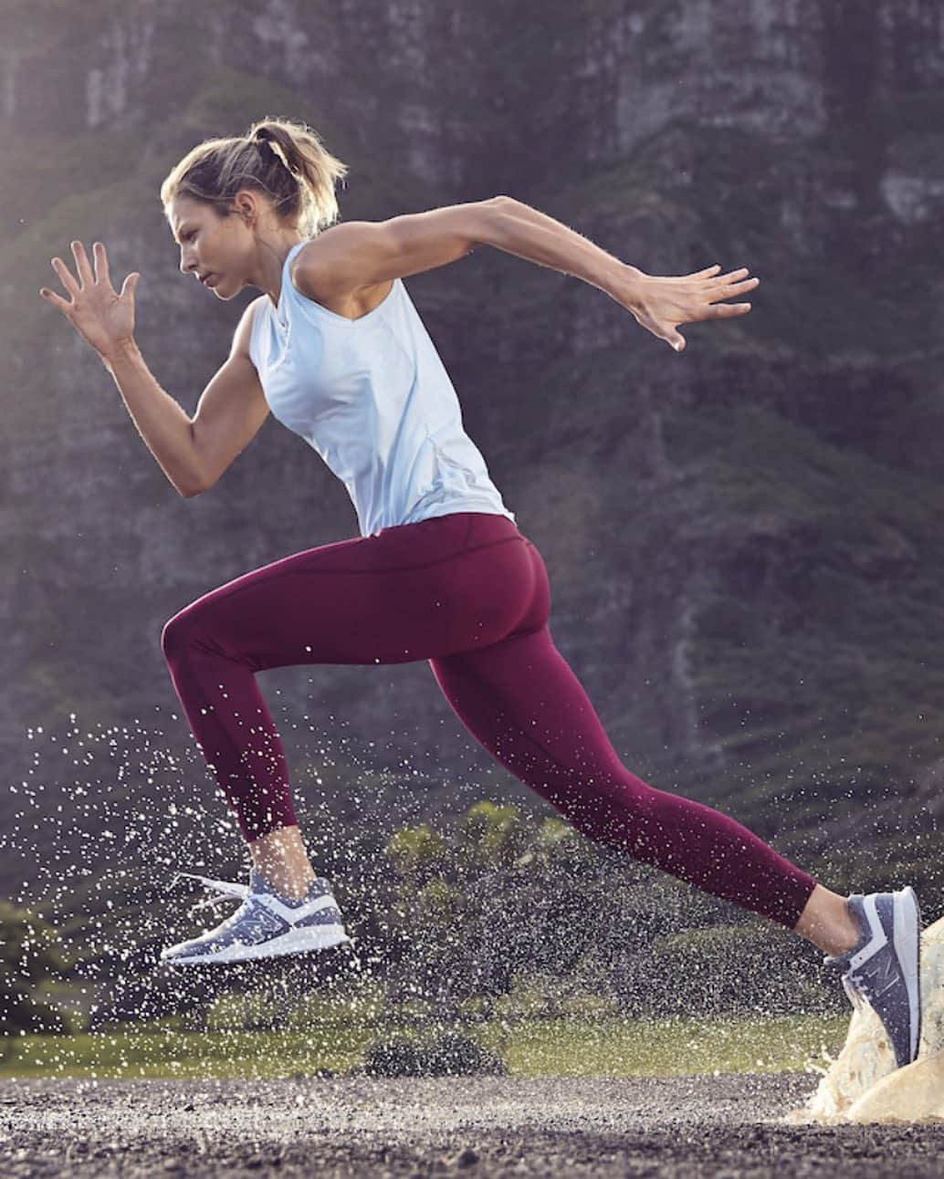 ジョーイ・ダックのインスタグラム：「Splashing around in puddles for @athleta is always a good idea!」