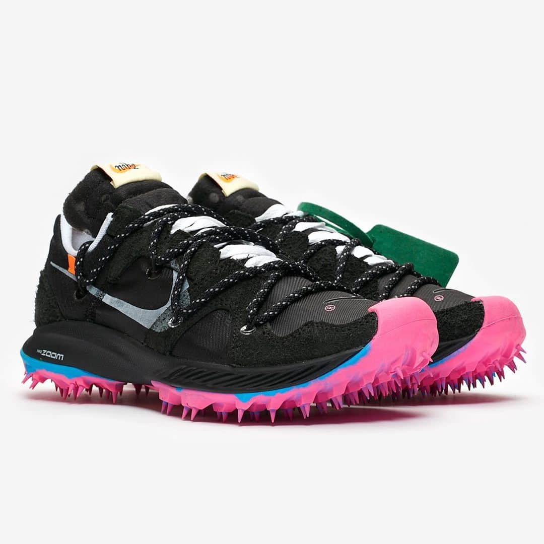 Sneaker Newsさんのインスタグラム写真 - (Sneaker NewsInstagram)「Nike and Virgil Abloh are poised to launch their next collaborative project on June 24th. The Off-White x Zoom Terra Kiger 5 will drop in three distinct colorways. For details on where to buy this black/pink version, tap the link in our bio.」6月18日 5時32分 - sneakernews