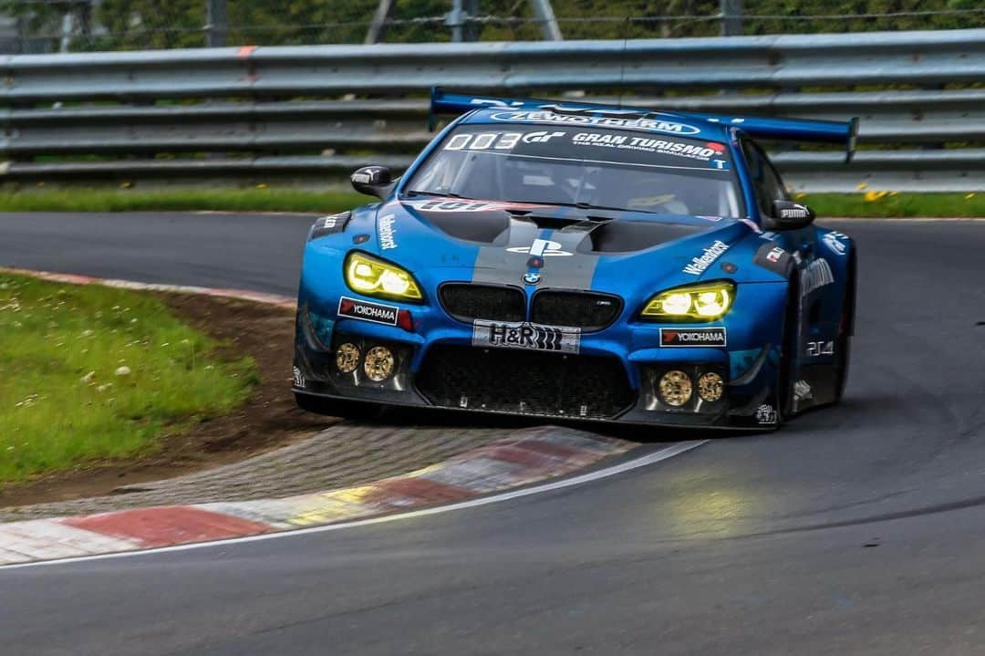 ルーカス・オルドネスさんのインスタグラム写真 - (ルーカス・オルドネスInstagram)「It’s @24hnbr week. Time to challenge the #Nurburgring #Nordschleife for 24h! . @walkenhorstmotorsport @christian_krognes @david_pittard @nickyelloly @thegranturismo」6月18日 5時51分 - lucasordonez