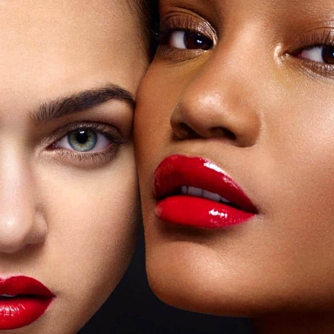 NARSさんのインスタグラム写真 - (NARSInstagram)「Comment if you’re wearing a red lip today. #regram NARS Director of Global Artistry @u.z.o  Photograher @erickbasilionyc Models @Zhenyakatava and Jocelyn Products Used:  Face - Sheer Glow Foundation and Soft Velvet Pressed Powder Lips - Semi Matte Lipstick in Jungle Red, Lip Liner Pencil in Jungle Red, Lip Gloss in Tripple  X」6月18日 6時00分 - narsissist