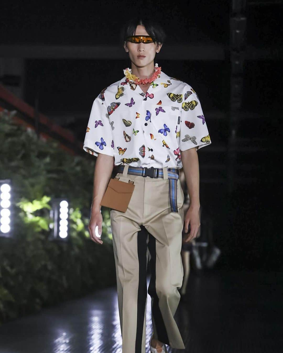 HYPEBEASTさんのインスタグラム写真 - (HYPEBEASTInstagram)「@hypebeaststyle: @palmangels has unveiled its #SS20 collection. The popular streetwear imprint returns to #MilanFashionWeek with a laidback, tropical-inspired collection comprised of floral patterns, butterfly prints, heavy logomania, tie-dyes, and plaid layering pieces. Tap our bio link to see every look from the collection. Photo: Gio Statiano/NowFashion」6月18日 5時54分 - hypebeast