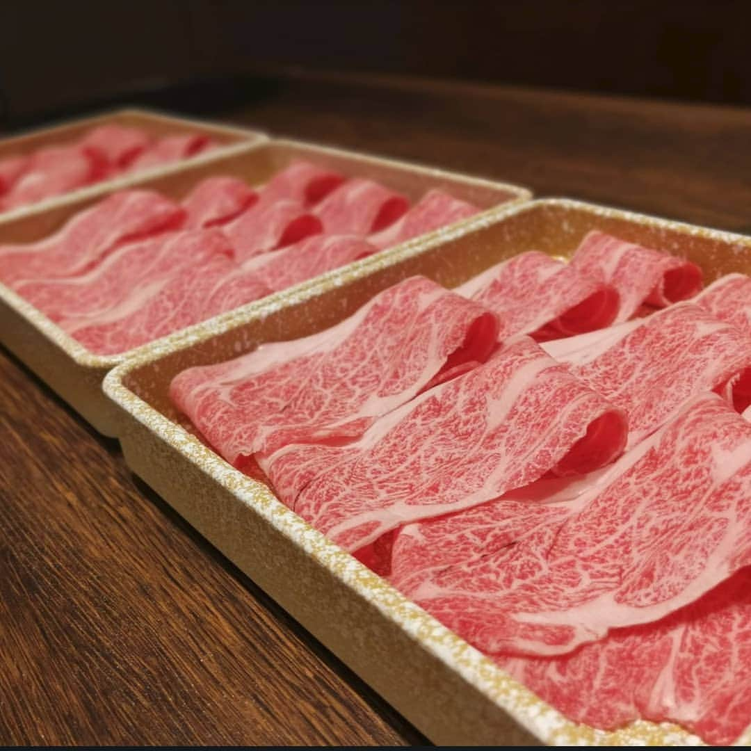 Japan Food Townさんのインスタグラム写真 - (Japan Food TownInstagram)「Gyu Jin - First Class Wagyu Beef Shabu Shabu Buffet﻿ ﻿ Quality and premium, selected First Class Wagyu can be enjoyed as Shabu Shabu Buffet at "Gyu Jin" in Japan Food Town!!﻿ ﻿ How many tray can you finish?﻿ You can't stop to enjoy it once you taste tender, melted First Class Wagyu Beef.﻿ It is available lunch and dinner so ask your colleagues, friends to join and enjoy premium Wagyu as Shabu Shabu Buffet!!﻿ ﻿ Japan Food Town is located at 435 Orchard Road, Wisma Atria Unit 04-39/54.﻿ Gyu Jin is located at Wisma Atria #04-47 in Japan Food Town.﻿ ﻿ ﻿ 牛陣 - ファーストクラスの厳選国産和牛のしゃぶしゃぶ食べ放題﻿ みなさんいくつのトレイを食べられますか？﻿ ﻿ 厳選した最高級のファーストクラス国産和牛が気兼ねなしに食べ放題で楽しめるのがJapan Food Town内の「牛陣」です！﻿ ﻿ しゃぶしゃぶして口に入れたらトロケル食感のファーストクラス和牛は一度召し上がったら止まらなくなっちゃいますよ。でも食べ放題コースだと思う存分召し上がれちゃいます。みなさんは何回おかわり出来ますか？﻿ 「牛陣」のファーストクラス食べ放題コース（牛陣コース）はランチ、ディナータイム共にお楽しみ頂けますので同僚方やご友人も誘ってみんなで最高級国産和牛のしゃぶしゃぶで幸せ気分になって下さいね！﻿ ﻿ Japan Food Townは435 Orchard Road, Wisma Atria Unit 04-39/54にあります。﻿ 牛陣はJapan Food Town内、Wisma Atria #04-47にあります。﻿ ﻿ ﻿ #gyujin #shabushabu #allyoucaneat #A5wagyu⁣ #buffet #firstclass﻿ #japanfoodtown #japanesfood #eatoutsg #sgeat#foodloversg #sgfoodporn #sgfoodsteps #instafoodsg #japanesefoodsg #foodsg #orchard#sgfood #foodstagram #singapore #wismaatria #ジャパンフードタウン #シンガポール #牛陣 #しゃぶしゃぶ #ヘルシー #食べ放題 #A5和牛﻿ ﻿ ﻿ ﻿ ﻿ ﻿」6月18日 15時28分 - japanfoodtown