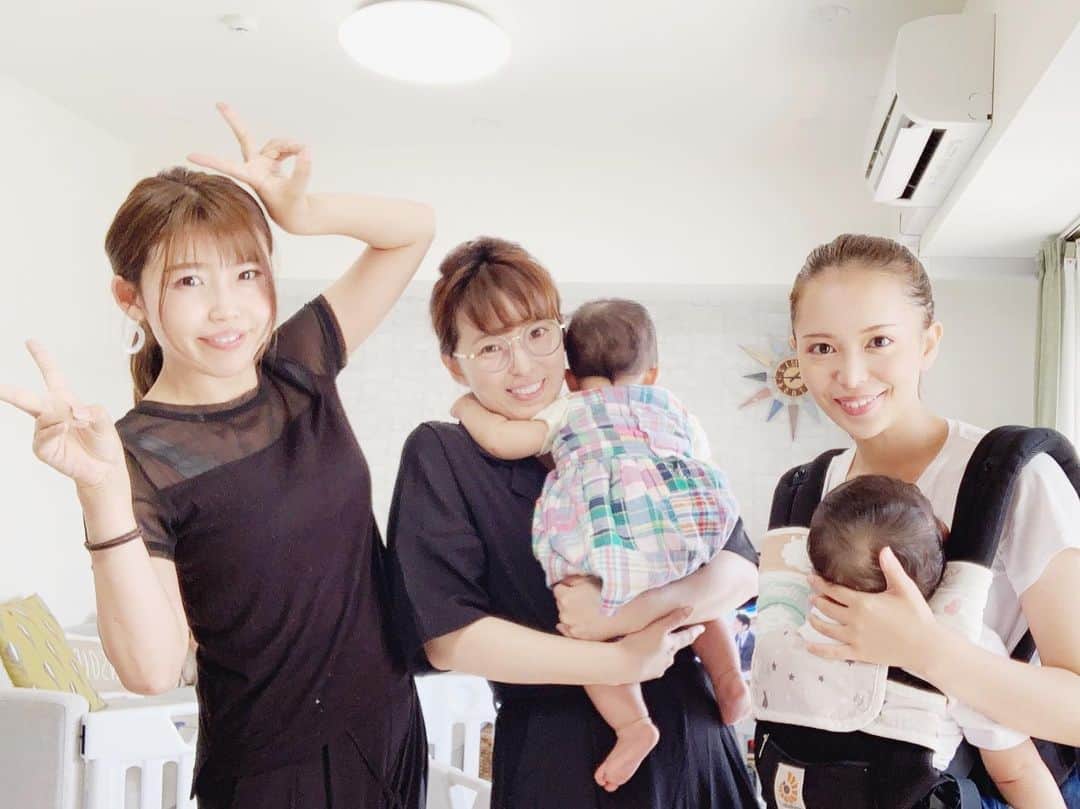 中村愛さんのインスタグラム写真 - (中村愛Instagram)「🍽♡ ・ ・ ・ うちんちにて、このメンバーでクレープランチをしました🌟 #クレープ #シチュー は、マーナちゃん手作り❣️ #シャンパン風ジュース 🥂🍾で乾杯🥂 子供👶🧒たちも楽しんでました(^O^)」6月18日 15時26分 - nakamuramura_ai