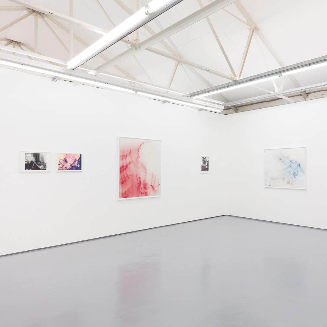 HYPEBEASTさんのインスタグラム写真 - (HYPEBEASTInstagram)「@hypebeastart: @wolfgang_tillmans has recently launched his ninth solo exhibition at East London’s @maureen_paley gallery. The artist displays his new experimentations that inspiration from the mid-1980s. The exhibition features Tillman’s 2019 ‘Old Street’ multi-part pieces, which feature visuals of the East London roundabout captured in different angles, and the ‘Sound of Central’ is comprised of layered field recordings which offer an ethereal landscape. The exhibition will be available to visit until July 21. Swipe to take a look at some of the artist’s work. Photo: Maureen Paley」6月18日 15時41分 - hypebeast