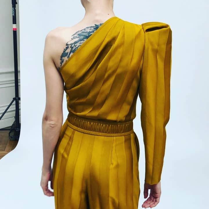 マーティン グラントのインスタグラム：「On set with the beautiful Dei Dei yesterday.  New Collection Spring Summer 20」