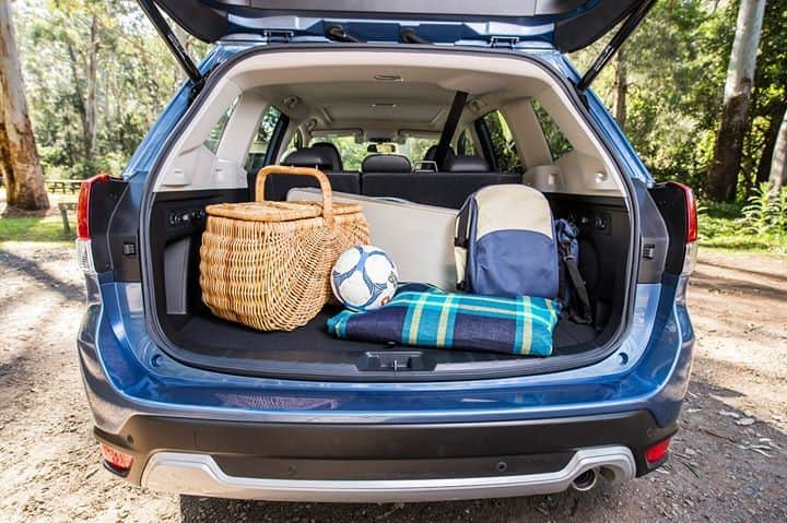 Subaru Australiaさんのインスタグラム写真 - (Subaru AustraliaInstagram)「Happy International Picnic Day! There really is nothing better than the magic of a moment shared over tasty treats and a blanket on the grass in the great outdoors🥩🥗🍗🥤🍉🍦⚽🏏🏉 #OneLittleMoment #SubaruForester」6月18日 15時55分 - subaruaustralia