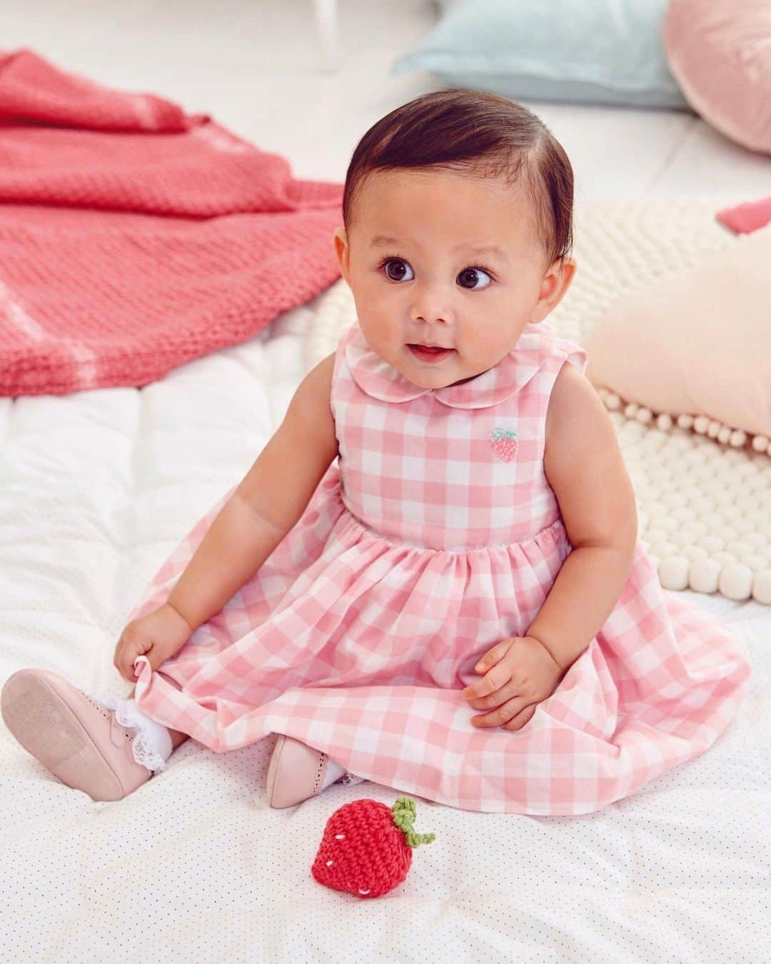 Nextさんのインスタグラム写真 - (NextInstagram)「Good enough to eat! 🍓 🔍 335038. #cute #baby #kidswear #nextkids #strawberry #dress #gingham #pink」6月18日 16時03分 - nextofficial