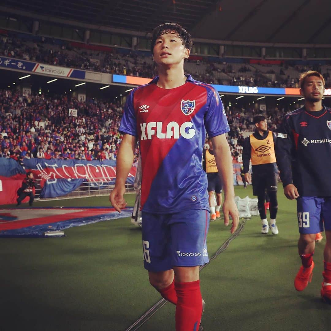 FC東京オフィシャルグッズさんのインスタグラム写真 - (FC東京オフィシャルグッズInstagram)「. vs #ヴィッセル神戸 またひとり。 若き青赤戦士がJ1デビュー。 @fctokyoofficial  #安部柊斗 #FC東京 #fctokyo #tokyo」6月18日 16時06分 - fctokyoofficial