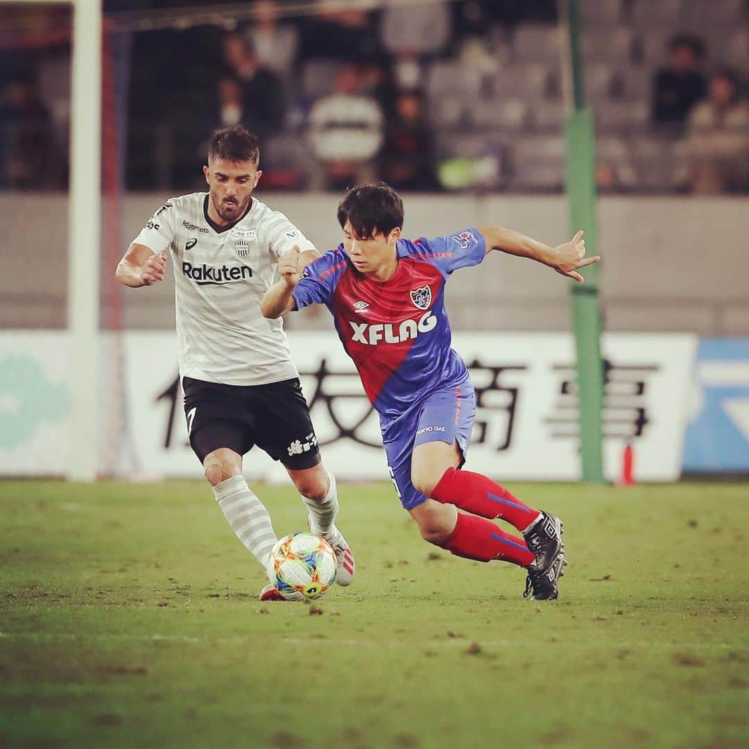 FC東京オフィシャルグッズさんのインスタグラム写真 - (FC東京オフィシャルグッズInstagram)「. vs #ヴィッセル神戸 またひとり。 若き青赤戦士がJ1デビュー。 @fctokyoofficial  #安部柊斗 #FC東京 #fctokyo #tokyo」6月18日 16時06分 - fctokyoofficial