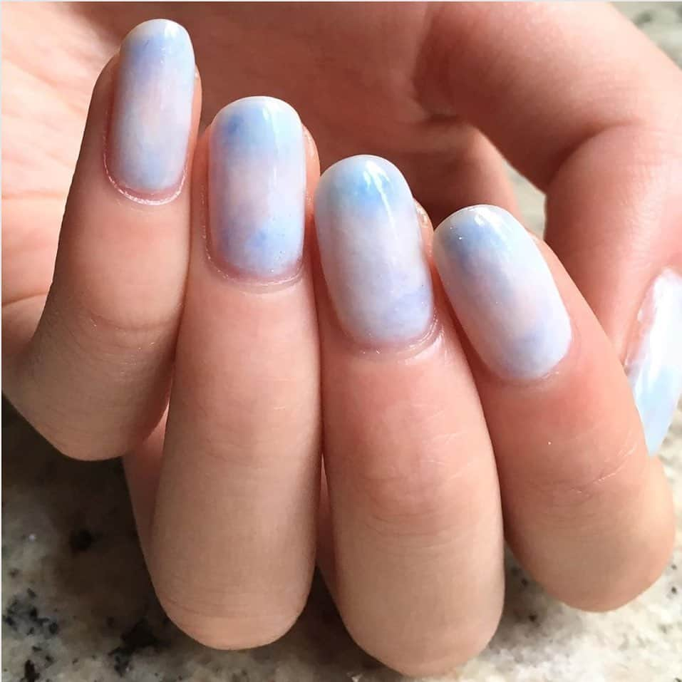 OPIさんのインスタグラム写真 - (OPIInstagram)「This cotton candy cloud #nailart is dreamy @syznails ! To recreate this #maniMonday look use: #IAmWhatIAmethyst ##MimosasForMrAndMrs and  #GelatoOnMyMind﻿⠀ ﻿⠀ #CloudNails #RoseQuartzNails #Notd #nails #nailpolish #Style #cute #pretty #goals」6月18日 8時01分 - opi