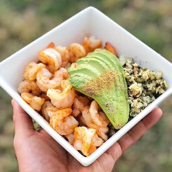 Flavorgod Seasoningsさんのインスタグラム写真 - (Flavorgod SeasoningsInstagram)「Baked Shrimp Bowl⠀ -⠀ Made with:⠀ 👉 #flavorgod Ghost or Dynamite ⠀ 👉 #flavorgod Habanero ⠀ -⠀ On Sale here ⬇️⠀ Click the link in the bio -> @flavorgod⠀ www.flavorgod.com⠀ -⠀ By: @aramandres⠀ -⠀ ◾️Daily Harvest: Cauliflower + Pesto⠀ ◾️ Shrimp seasoned with olive oil and ⠀ @FlavorGod(Dynamite & Habanero) Seasonings⠀ ◾️ 1/4 avocado 🥑⠀ ⠀ -⠀ -⠀ #food #foodie #flavorgod #seasonings #glutenfree #mealprep  #keto #paleo #vegan #kosher #breakfast #lunch #dinner #yummy #delicious #foodporn」6月18日 8時00分 - flavorgod