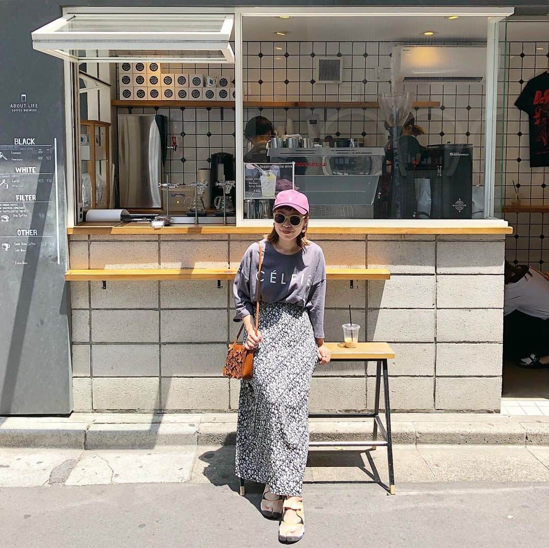 amigo.amigo.5205622さんのインスタグラム写真 - (amigo.amigo.5205622Instagram)「． ★#ママコーデ ★． ． この日の #ロゴt ‥． @reca.yahoo  七分袖なので日焼け防止にも なるしゆったり着れてオススメ😁． ． その他のコーデ‥ ． ✔︎スカート‥ @titivatejp ． ✔︎キャップ‥ @polkapolka_zakka ． ✔︎スニーカー‥ @nikewomen ． ． ． カフェ‥． @aboutlifecoffeebrewers ． ． ． #reca#recaコーデ #aboutlifecoffeebrewers  #titivatejp #titivatestyle  #titivate#ティティベイト  #エアリフト #NIKE#ナイキ #polkapolka #キャップ #雑貨#渋谷カフェ  #渋谷#shibuya #shibuyacafe  #fashion #instacafe  #instaphoto #code  #tシャツ #tops #通販 #いつコ #ファッション」6月18日 8時19分 - amigo.amigo.5205622