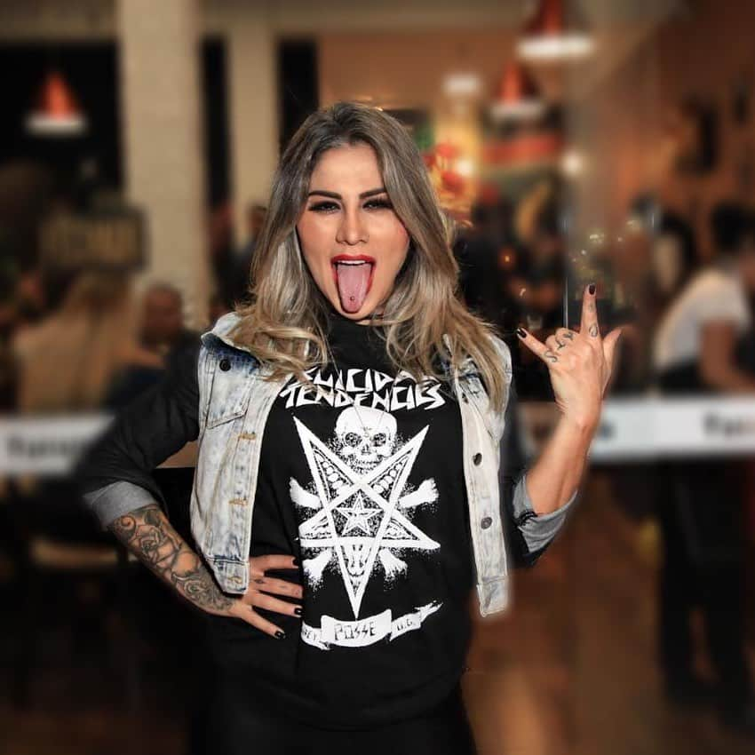 バネッサ・メスキータさんのインスタグラム写真 - (バネッサ・メスキータInstagram)「🤟🏼😝」6月18日 8時29分 - vanmesquita