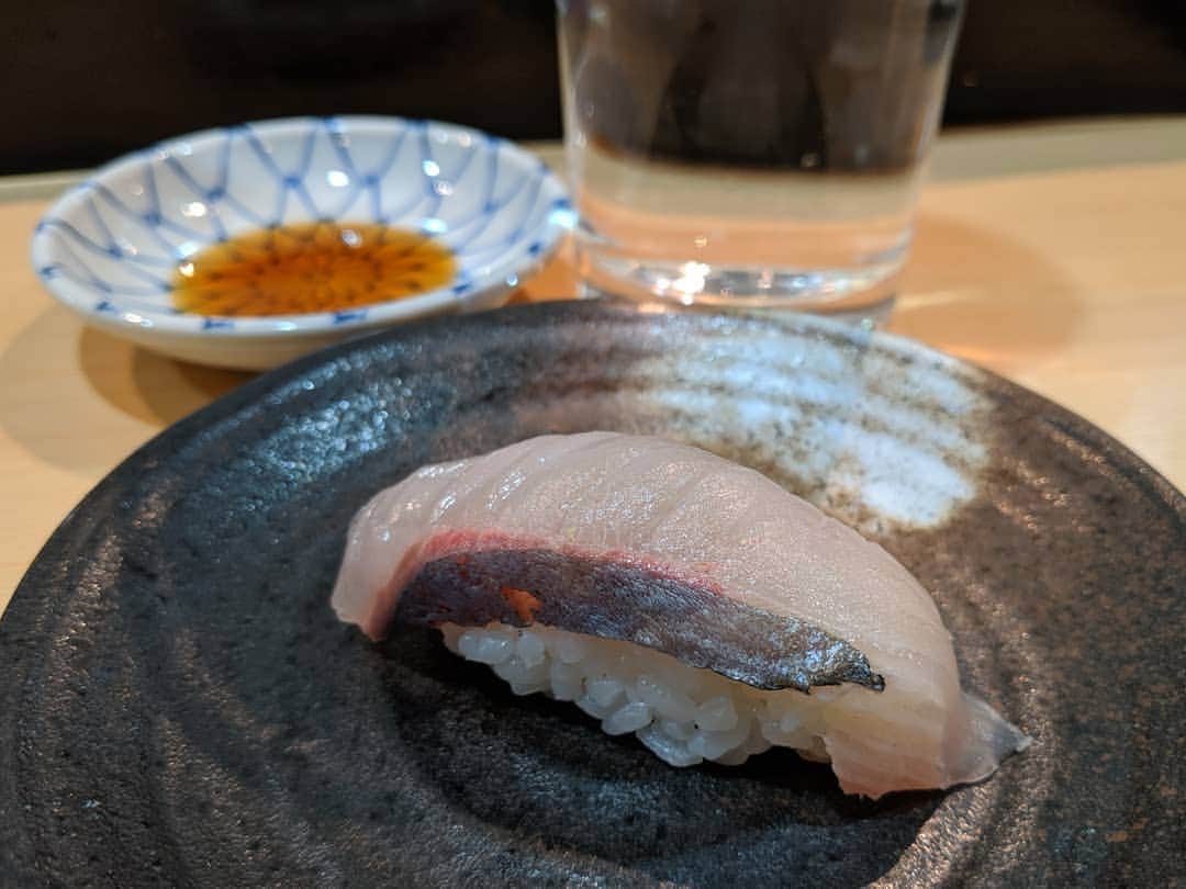 アイク・B・ヌワラさんのインスタグラム写真 - (アイク・B・ヌワラInstagram)「I love SUSHI！！ #うまい飯 #海外に伝えるべきの一品 #お寿司 #和食最高 #NICE！」6月18日 9時04分 - aiku_nuwachan