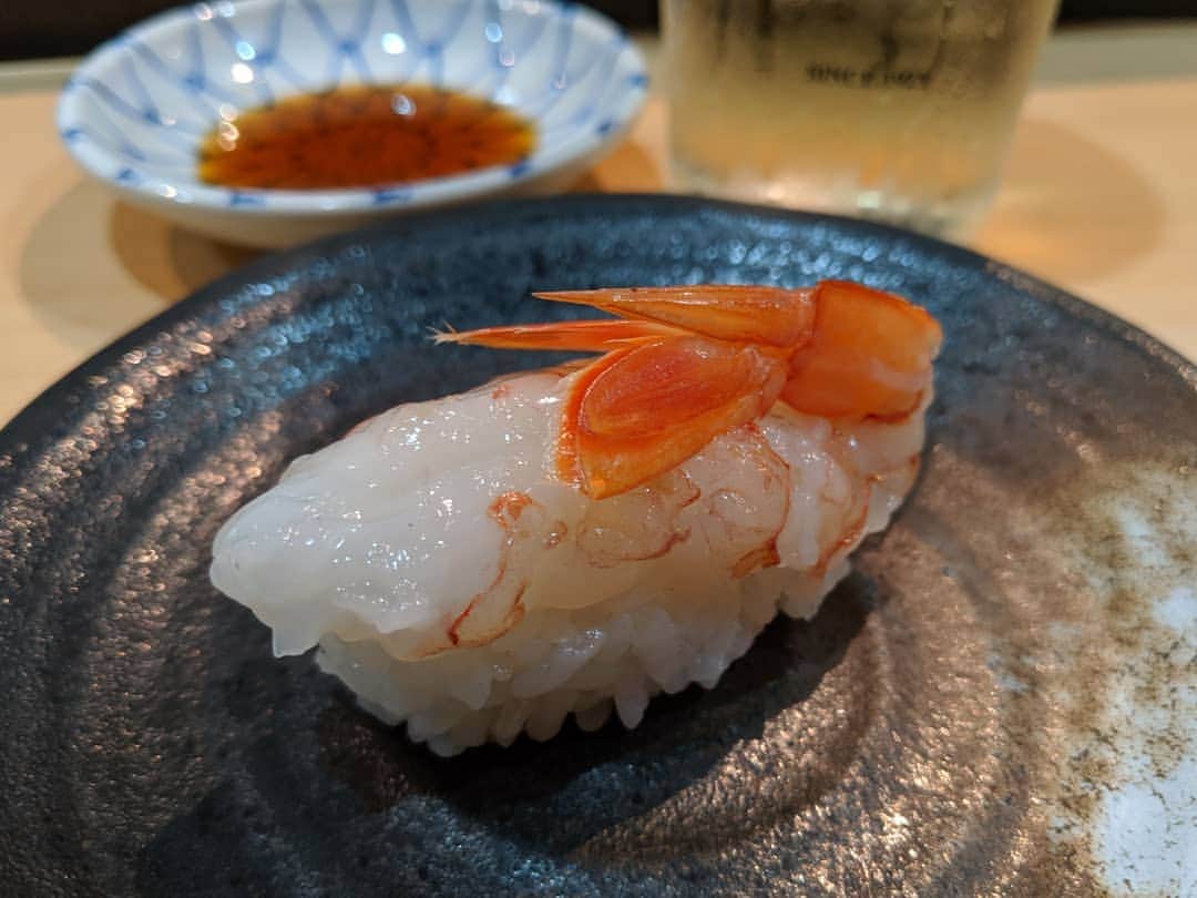 アイク・B・ヌワラさんのインスタグラム写真 - (アイク・B・ヌワラInstagram)「I love SUSHI！！ #うまい飯 #海外に伝えるべきの一品 #お寿司 #和食最高 #NICE！」6月18日 9時04分 - aiku_nuwachan
