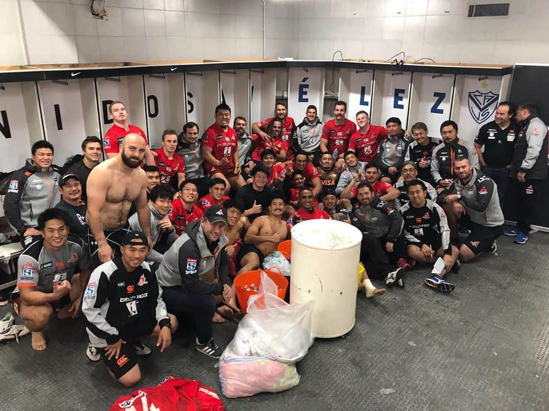 内田啓介のインスタグラム：「✔️2019sunwolves🐺 シーズン序盤にちっさい頃からずっと可愛いがってもらってた、祖母の親友で本間に大好きやったきよちゃんが亡くなったり、苦しいシーズンになりました。 またチームを支えて下さった、ファン、スポンサー、スタッフの方々、本当にありがとうございました！ 🎯次はトップリーグカップ戦でがんばります🔥⚡️ #2019#sunwolves #きよちゃん#らぶゆー」